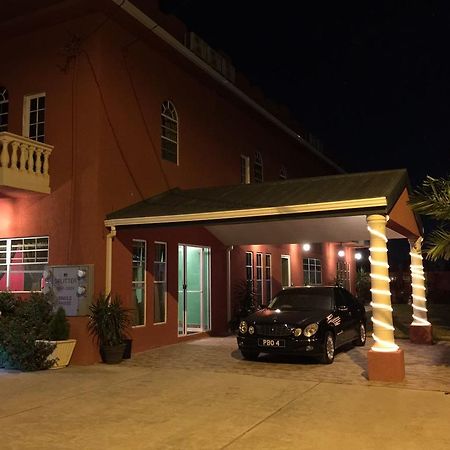 Montecristo Inn Piarco 外观 照片