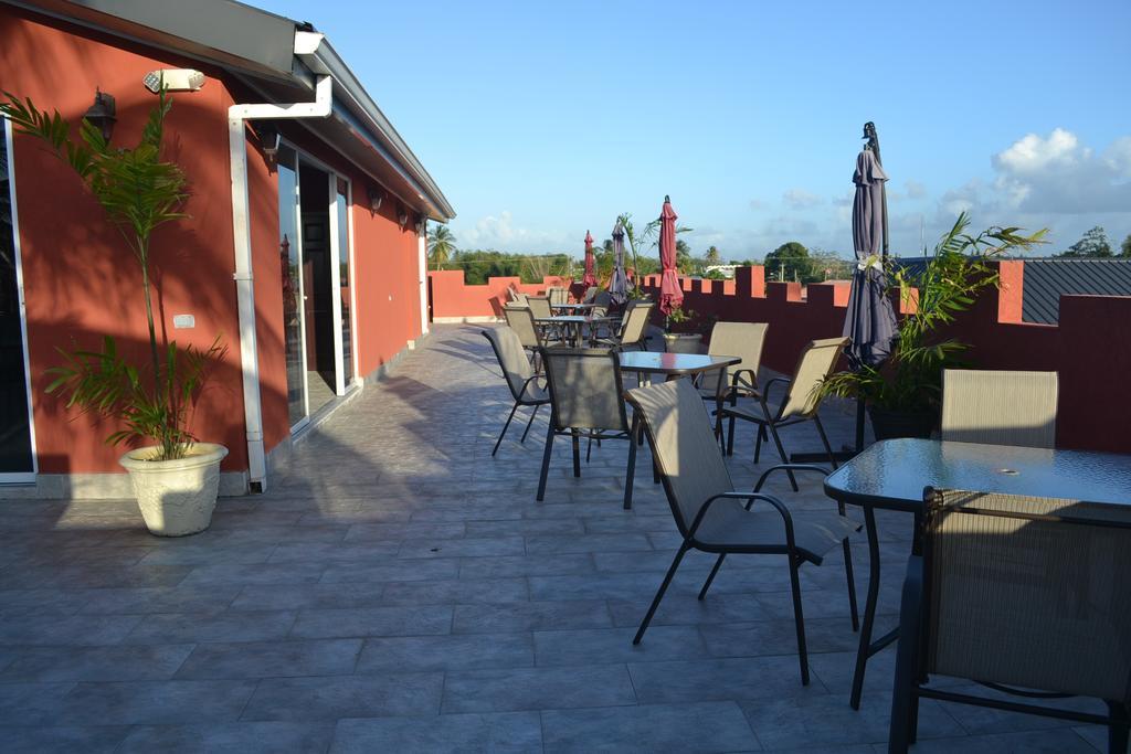 Montecristo Inn Piarco 外观 照片