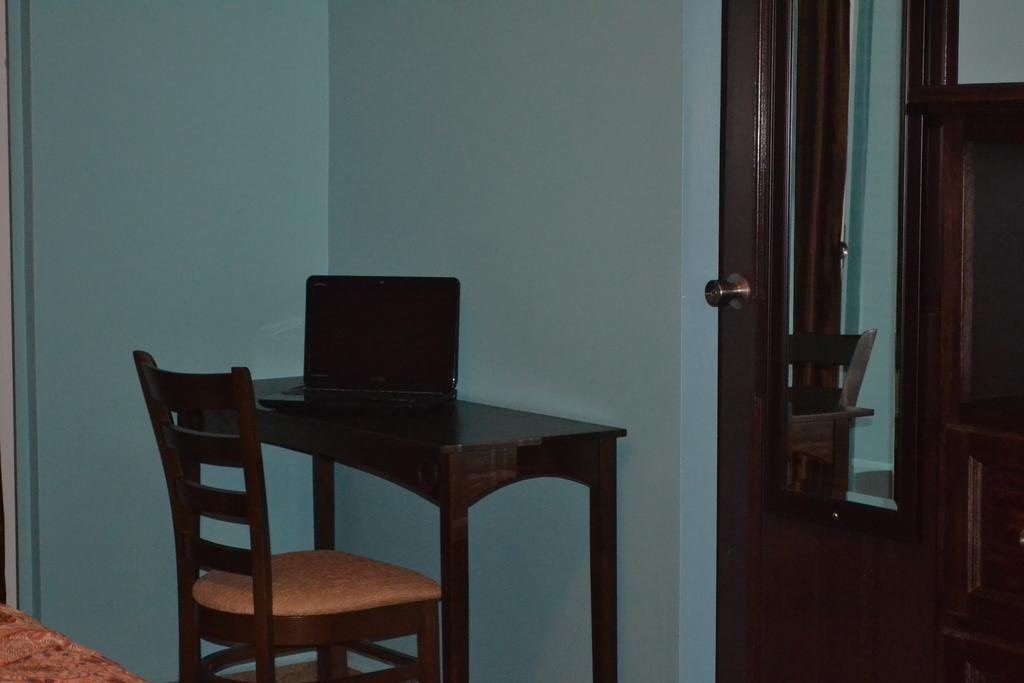 Montecristo Inn Piarco 外观 照片